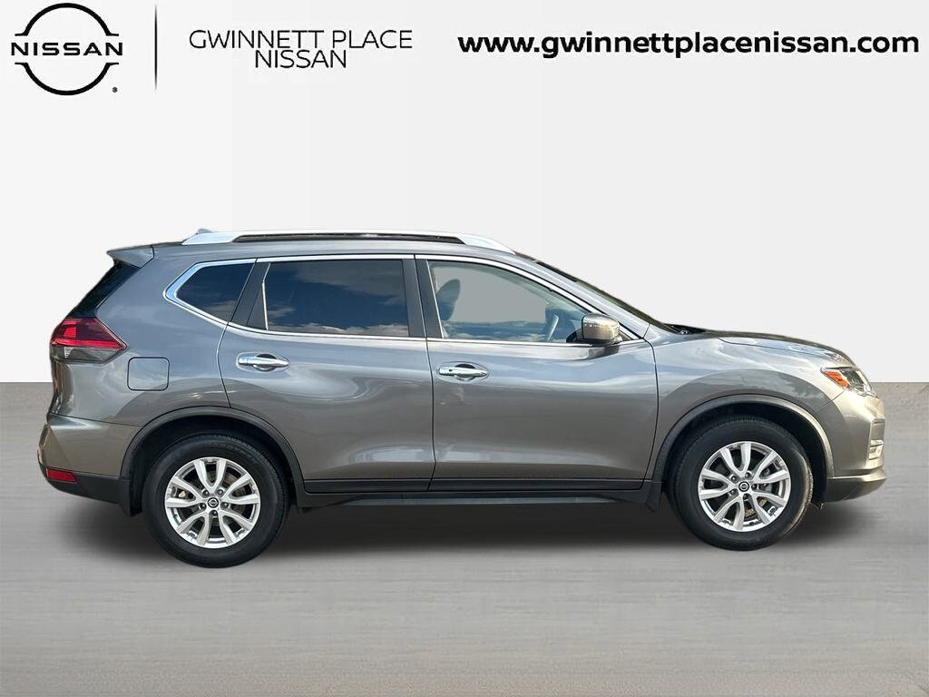 2019 Nissan Rogue SV photo 4