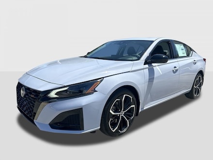 2025 Nissan Altima SR Sedan