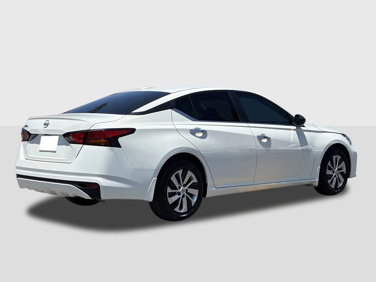 2025 Nissan Altima S photo 3