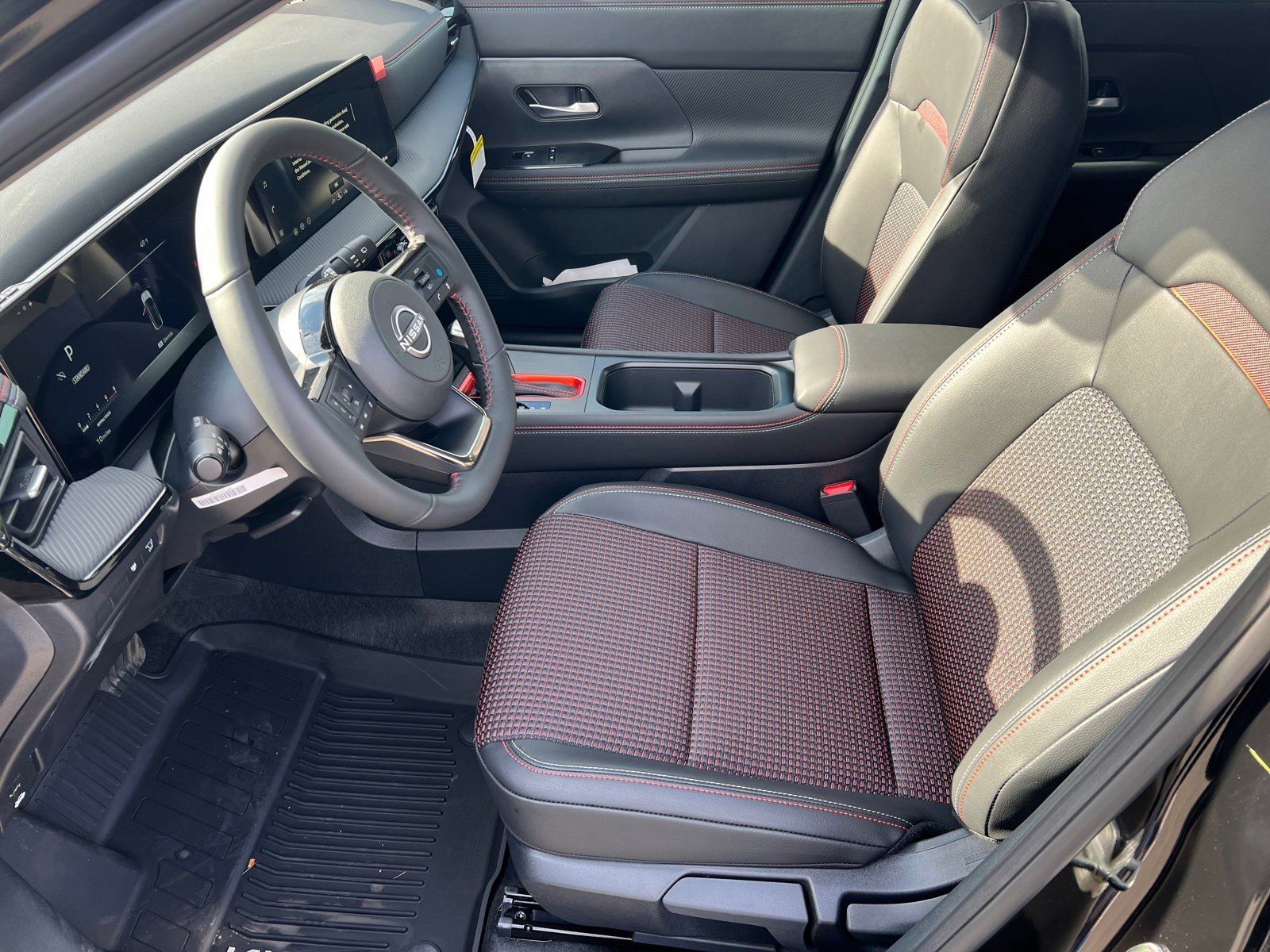 2026 Nissan KICKS SR - Photo 9