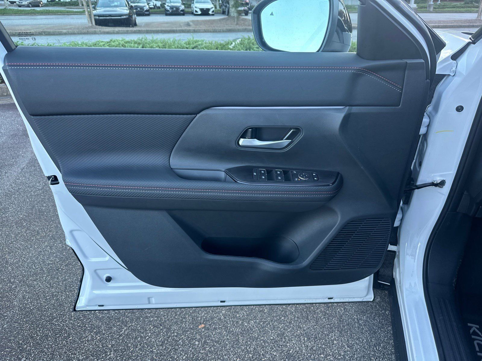 2026 Nissan KICKS SR - Photo 10