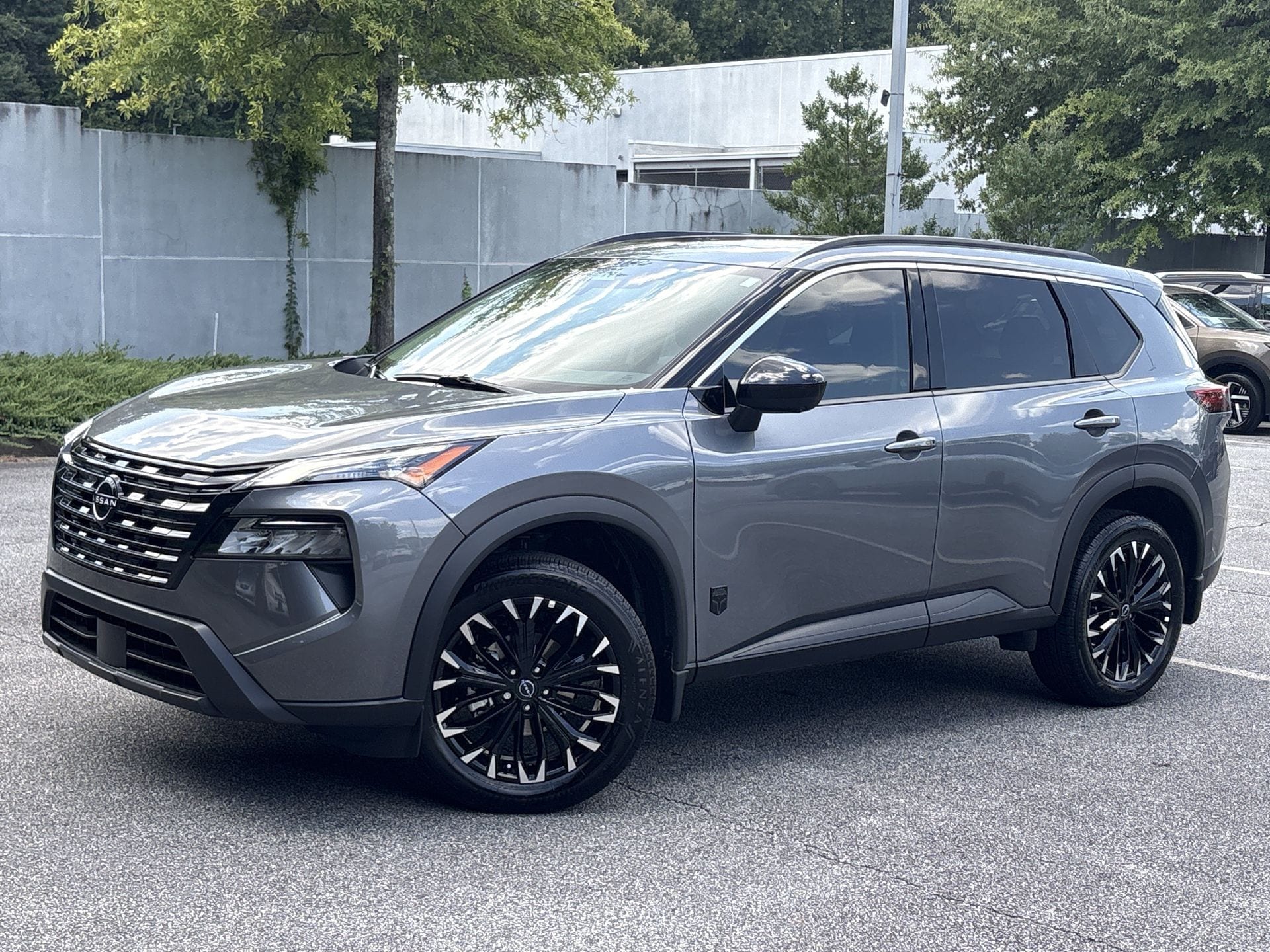 Gray (Gun Metallic) 2026 Nissan Rogue SUV / Crossover Front-Wheel Drive Continuously Variable Transmission