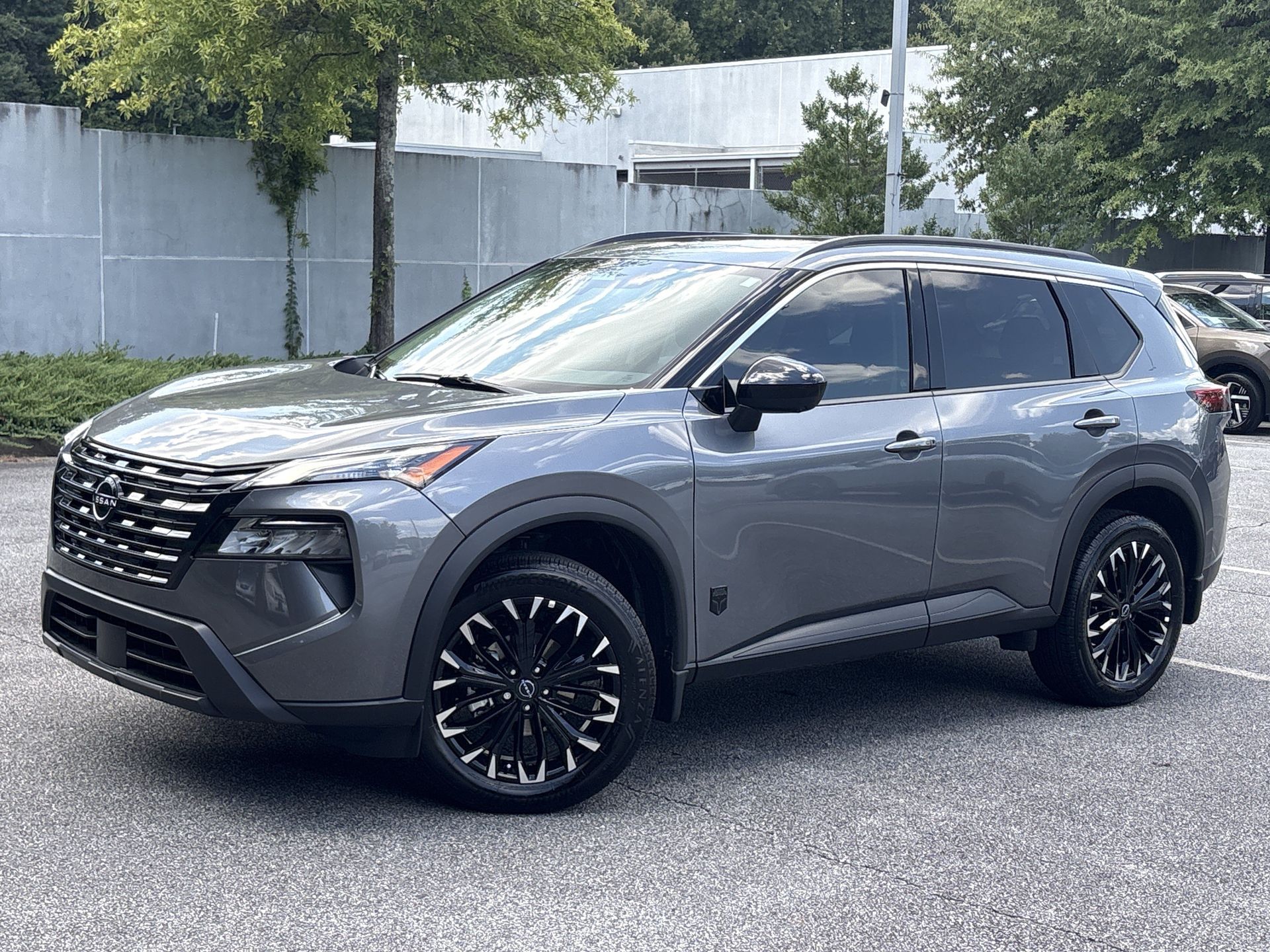 Gray (Gun Metallic) 2026 Nissan Rogue SUV / Crossover Front-Wheel Drive Continuously Variable Transmission