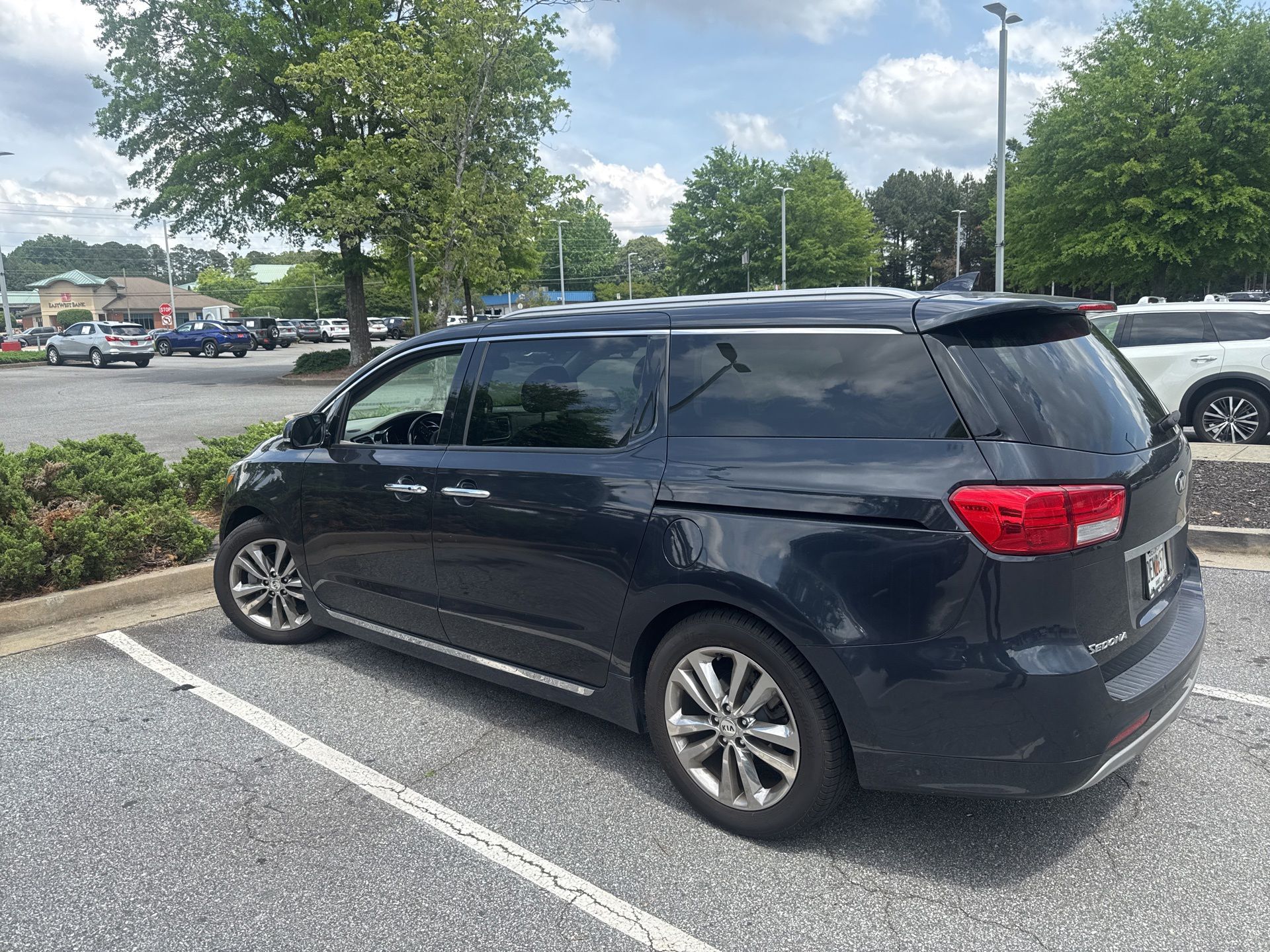 2017 Kia Sedona SX Limited's photo