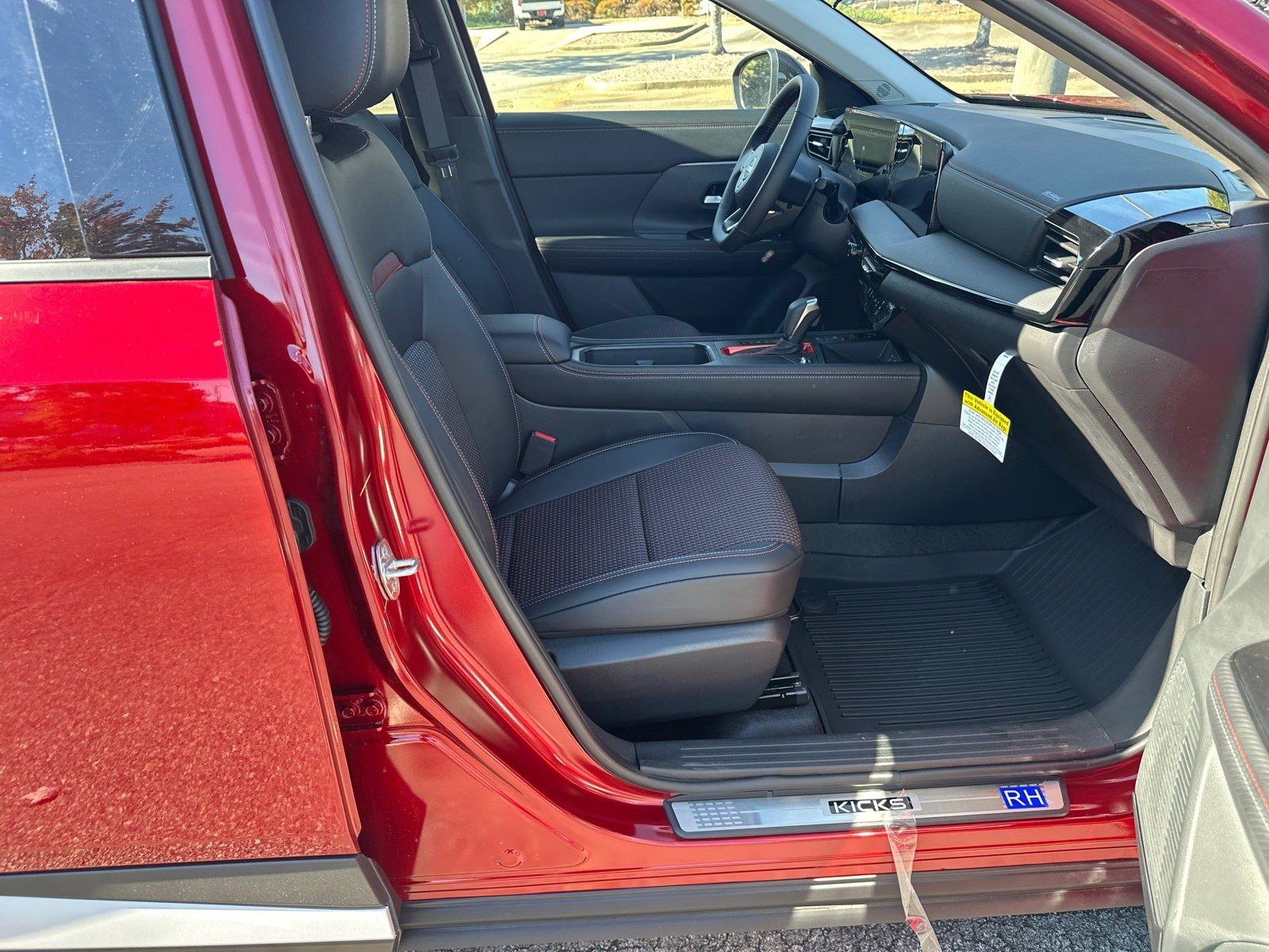 2026 Nissan KICKS SR - Photo 13