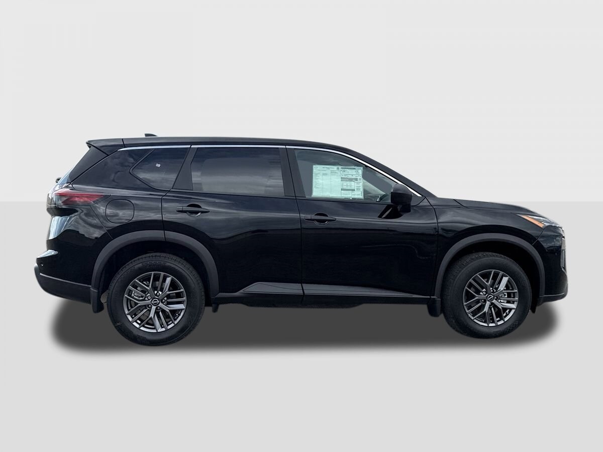 2026 Nissan Rogue S photo 2