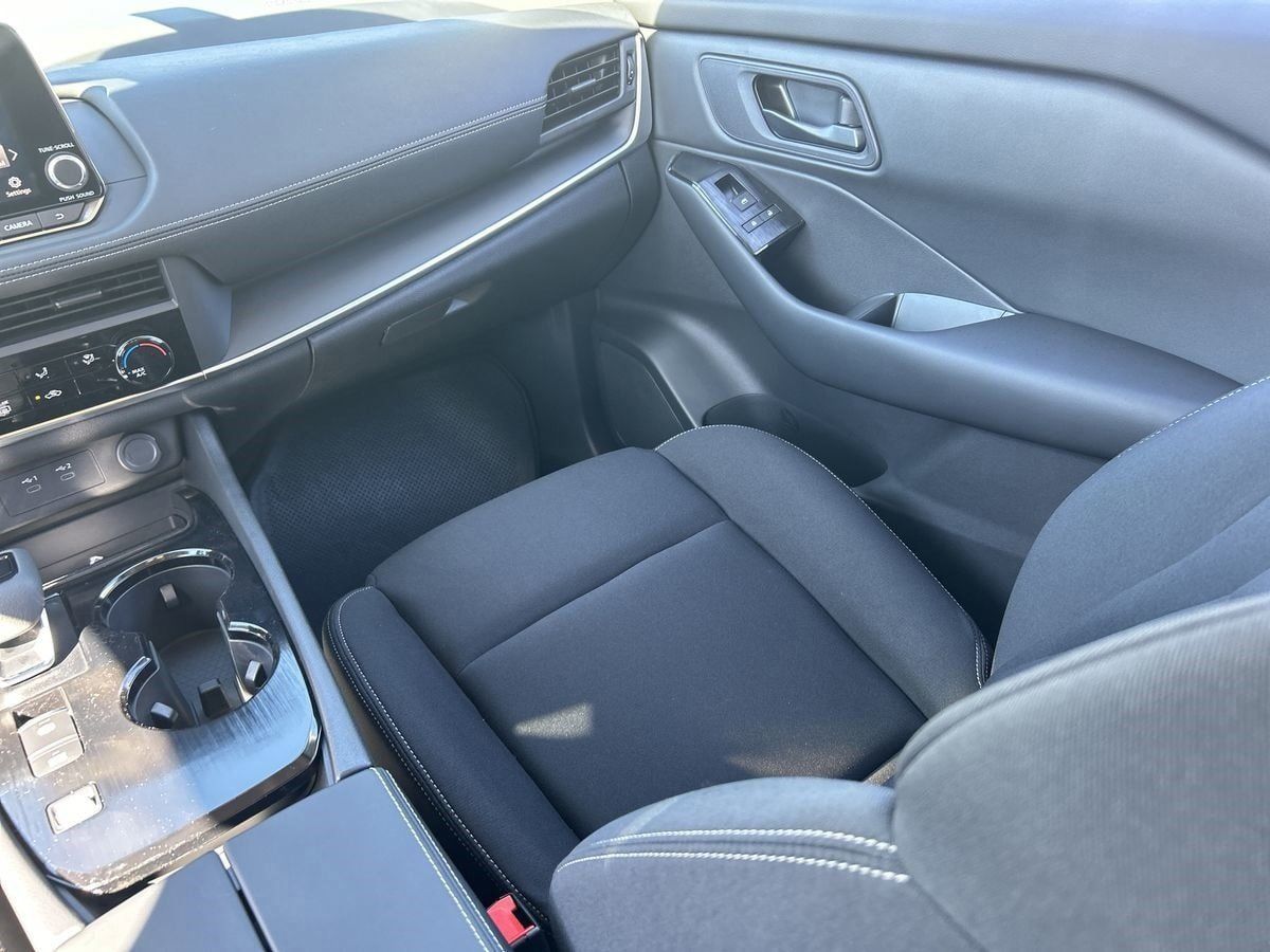2025 Nissan Rogue S - Photo 16