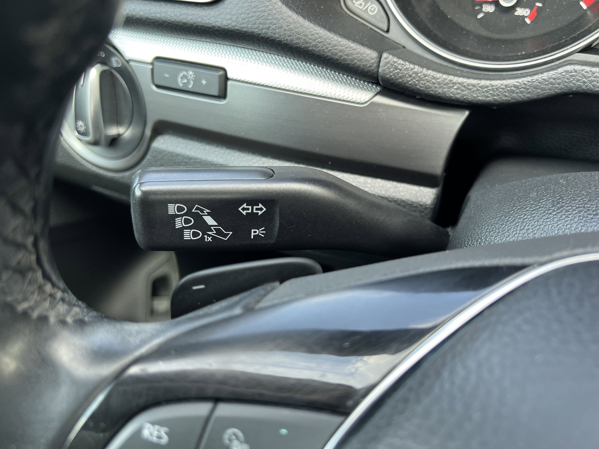 2018 Volkswagen Passat R-Line - Photo 9