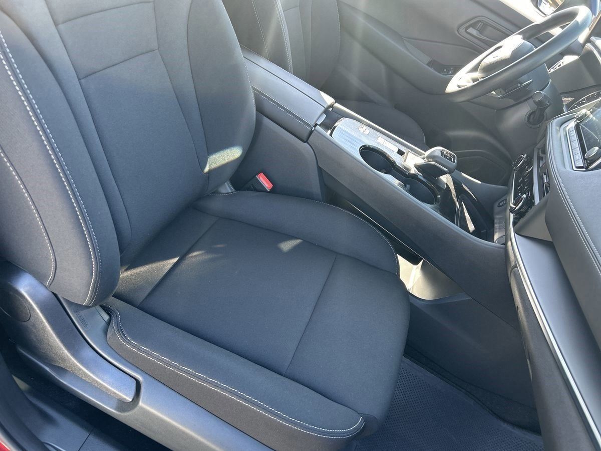 2025 Nissan Rogue S - Photo 10