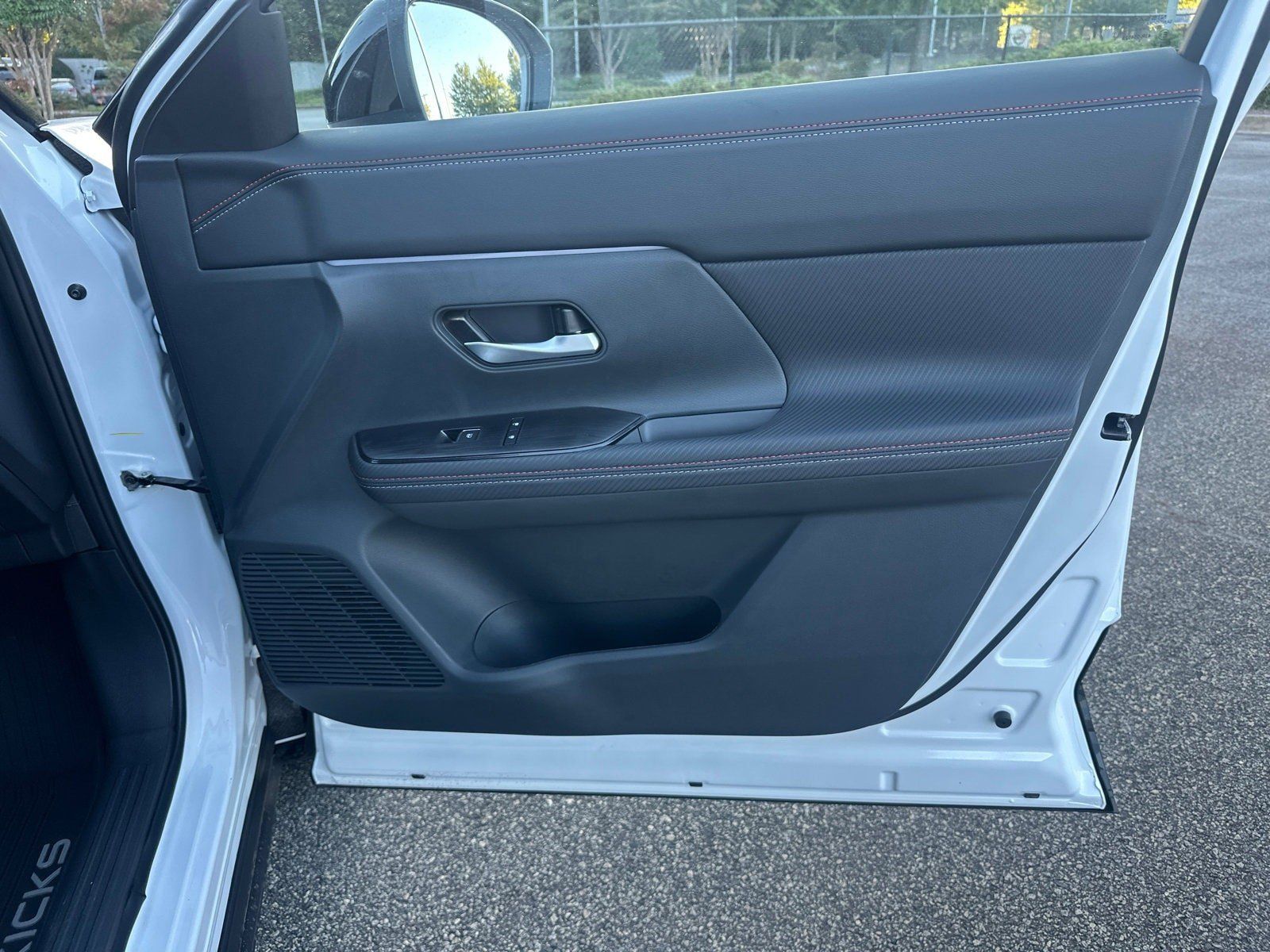 2026 Nissan KICKS SR - Photo 14