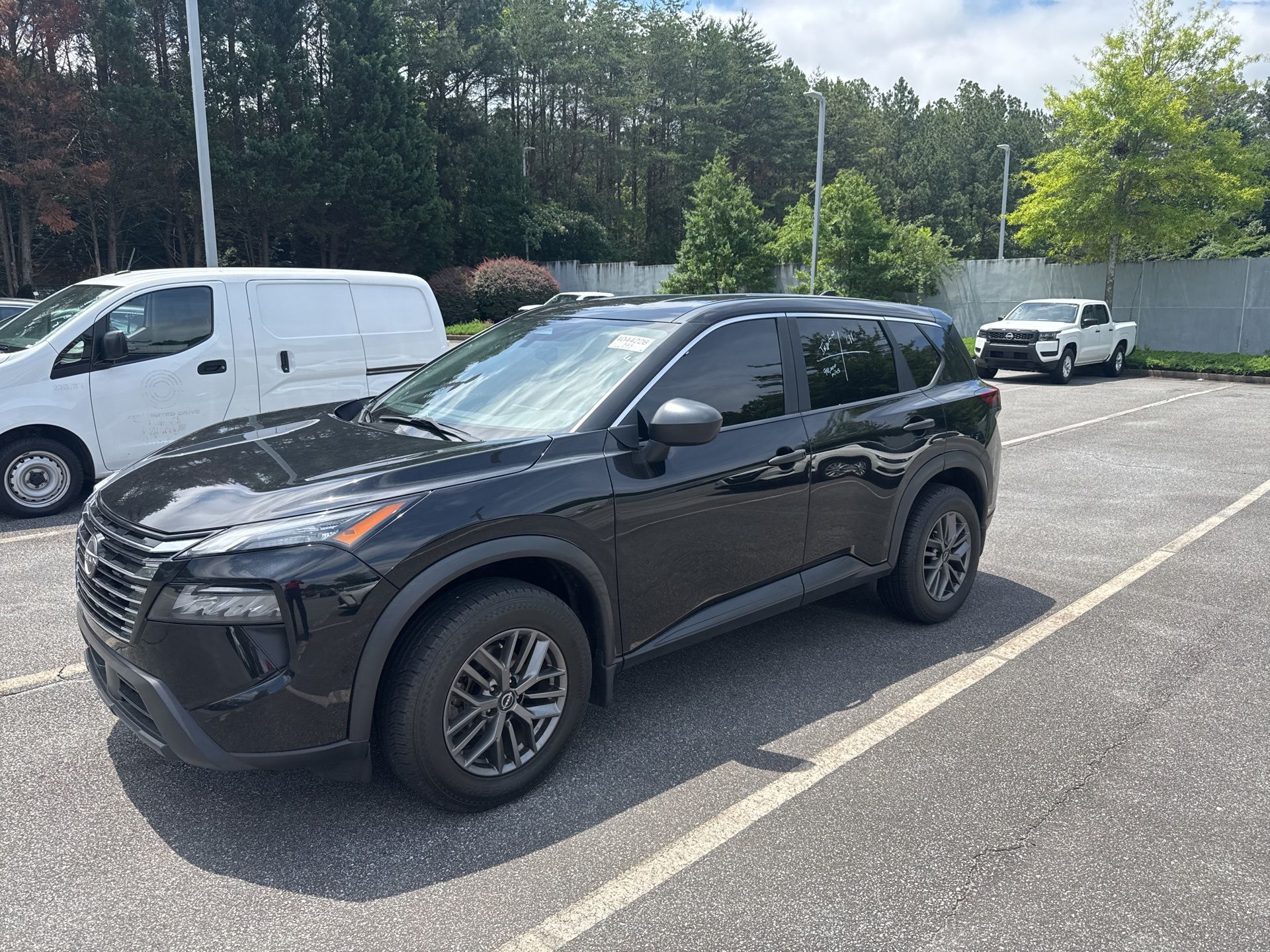 2024 Nissan Rogue S FWD's photo