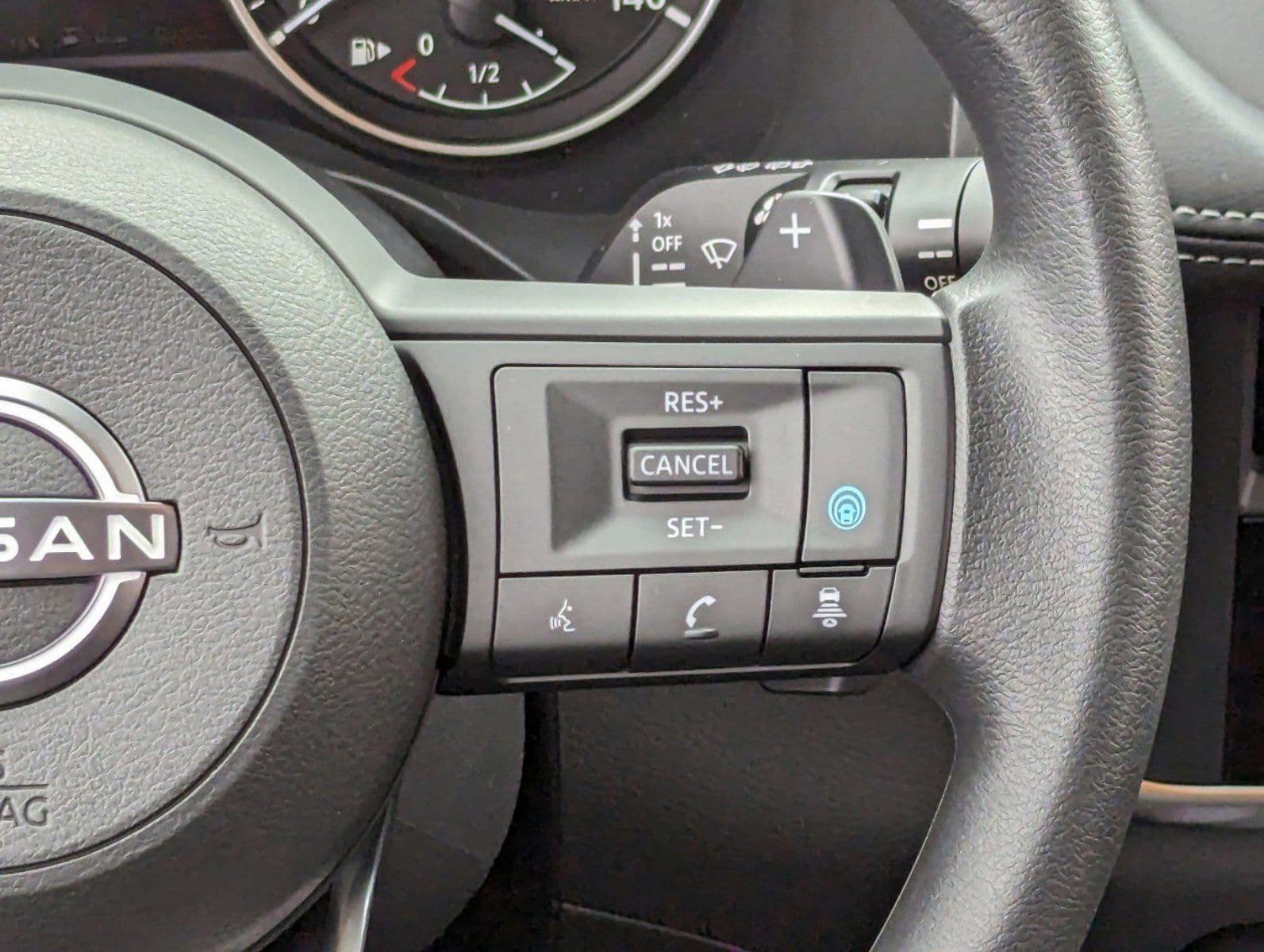 2025 Nissan Rogue SV - Photo 24