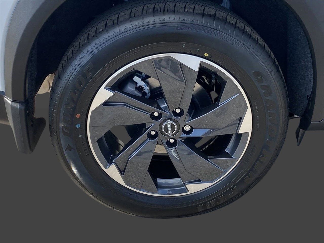 2025 Nissan Rogue SV - Photo 7