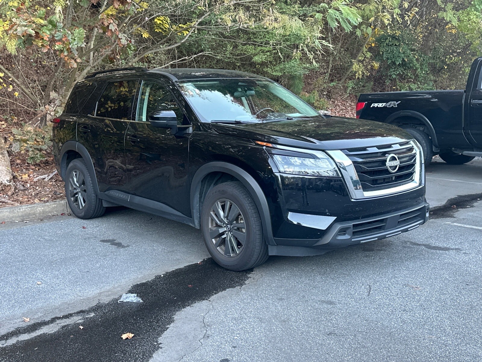 2024 Nissan Pathfinder SV photo 2