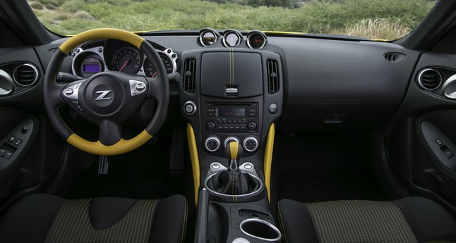 Nissan 370Z Heritage Edition Dashboard