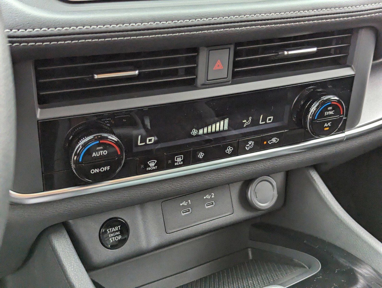 2025 Nissan Rogue SV - Photo 15