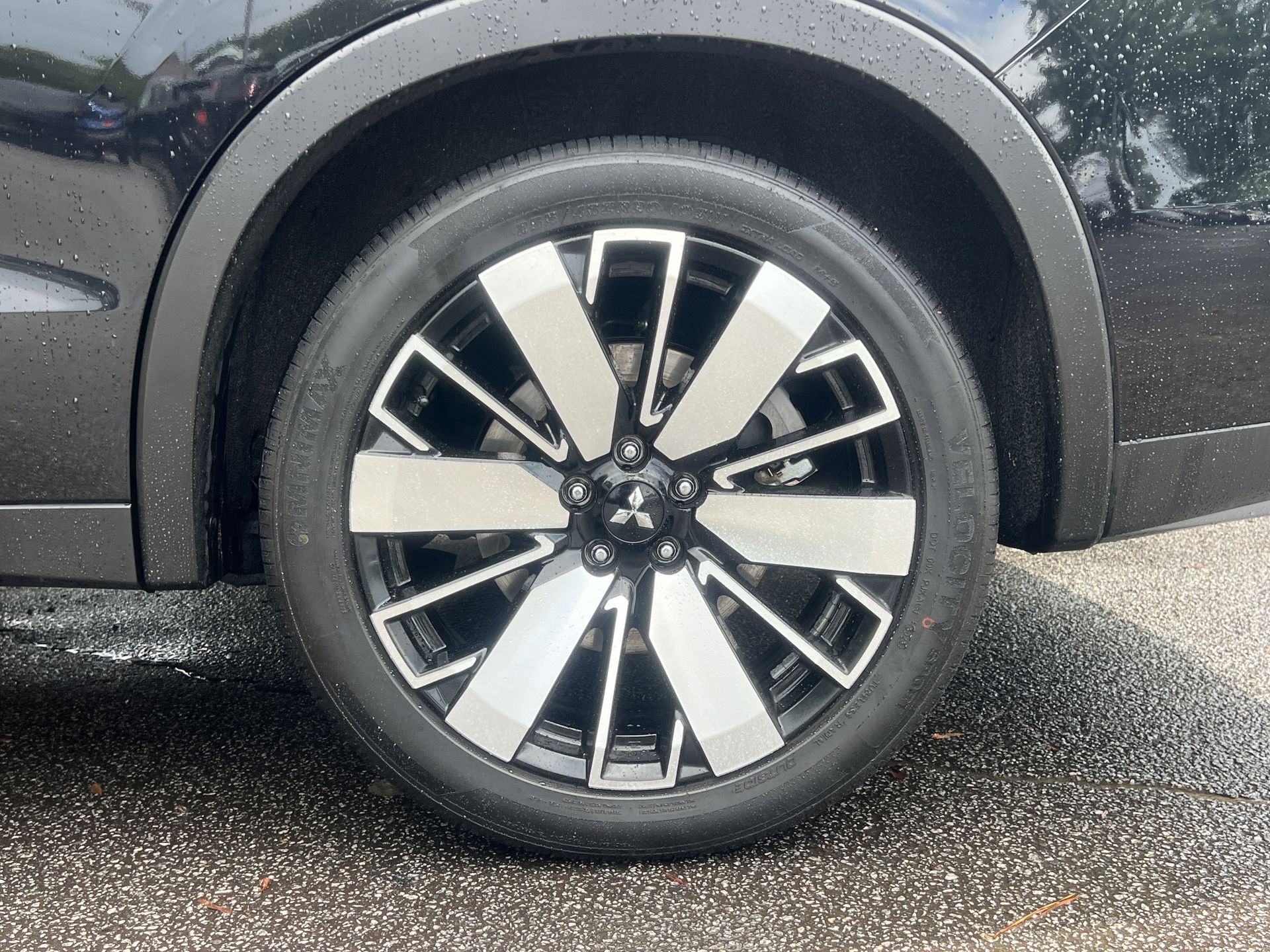 2025 Mitsubishi Outlander SE 2WD's photo