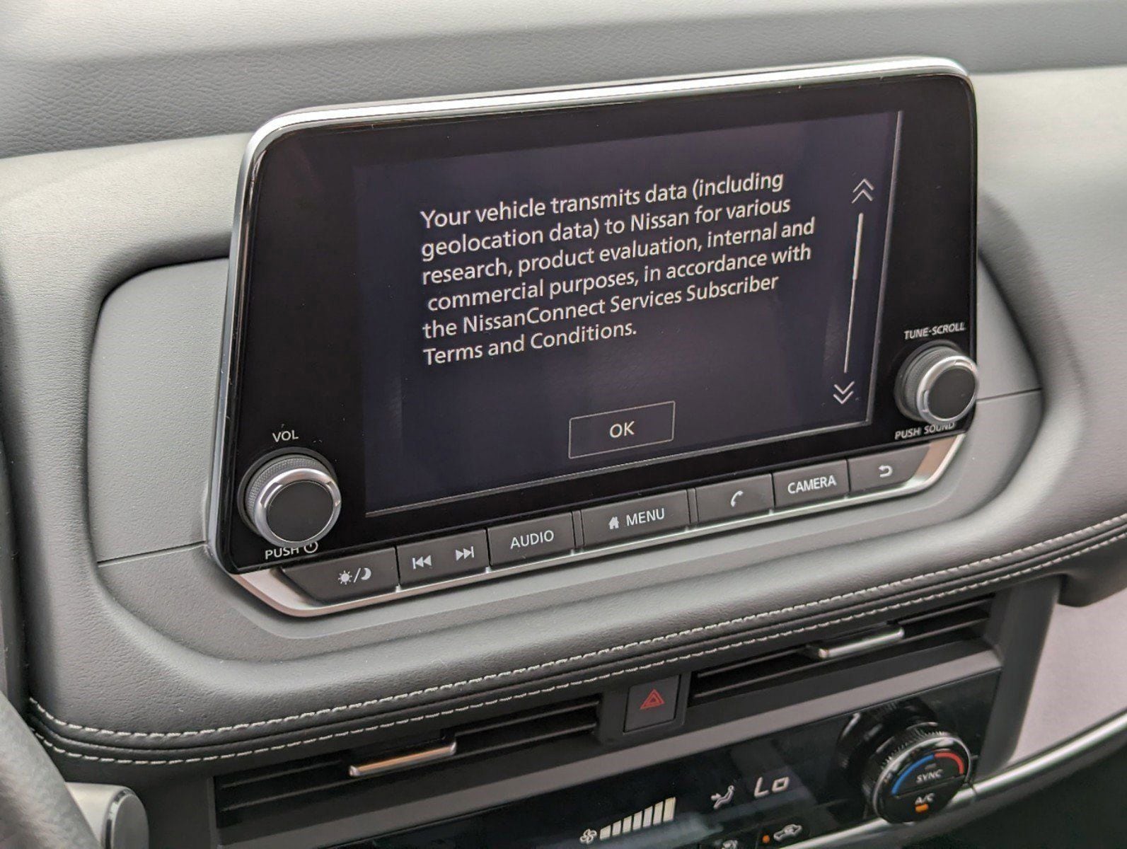 2025 Nissan Rogue SV - Photo 14