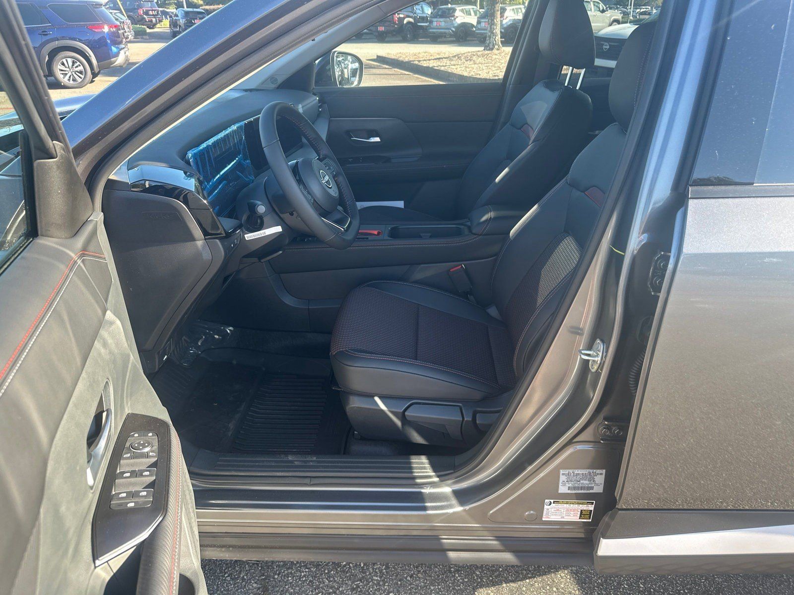 2026 Nissan KICKS SR - Photo 9