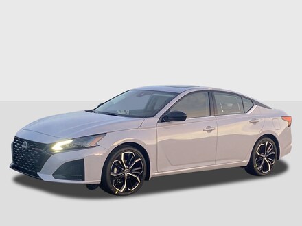 2023 Nissan Altima 2.5 SR Sedan