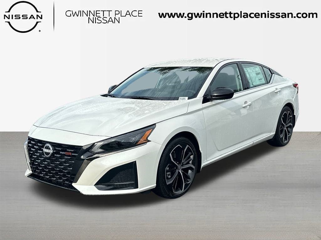 2025 Nissan Altima SR's photo