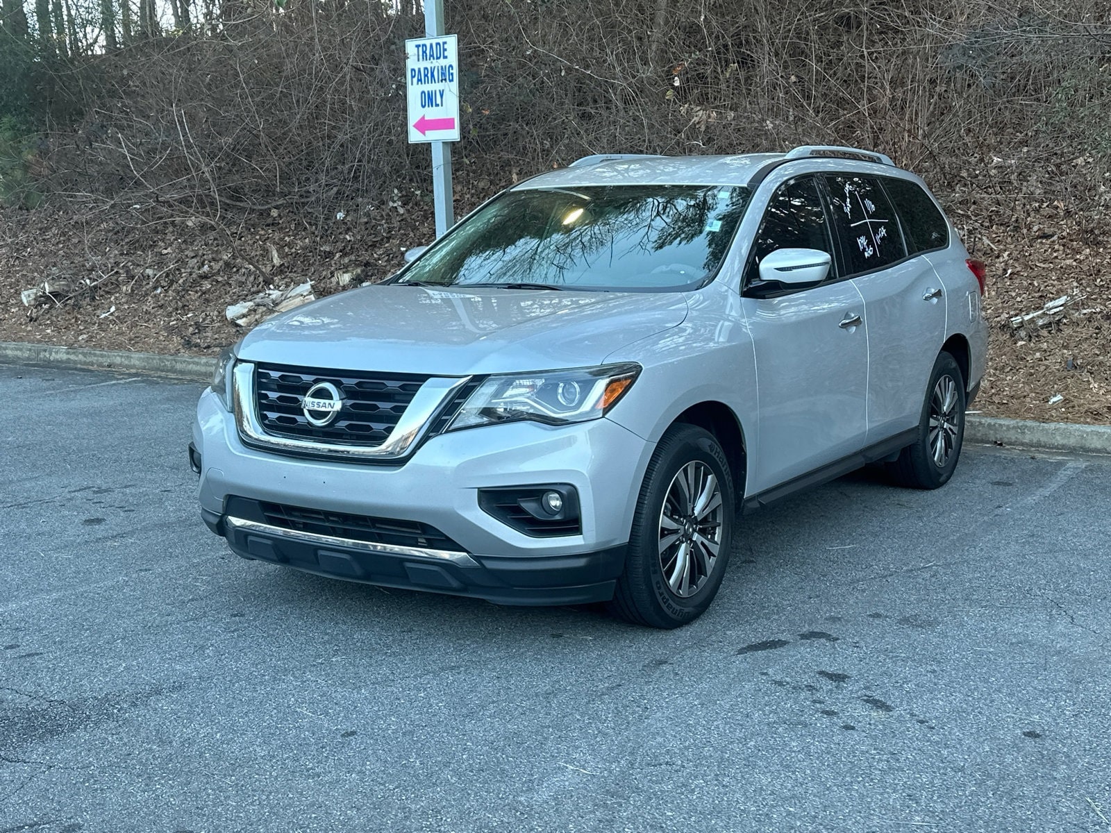 2018 Nissan Pathfinder SV