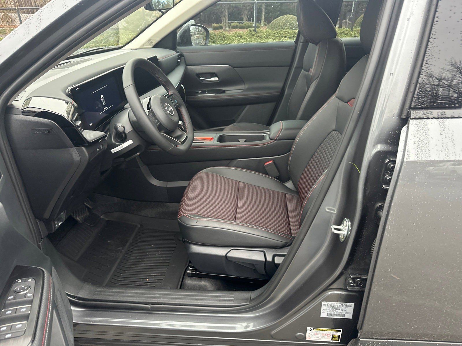 2026 Nissan KICKS SR - Photo 9