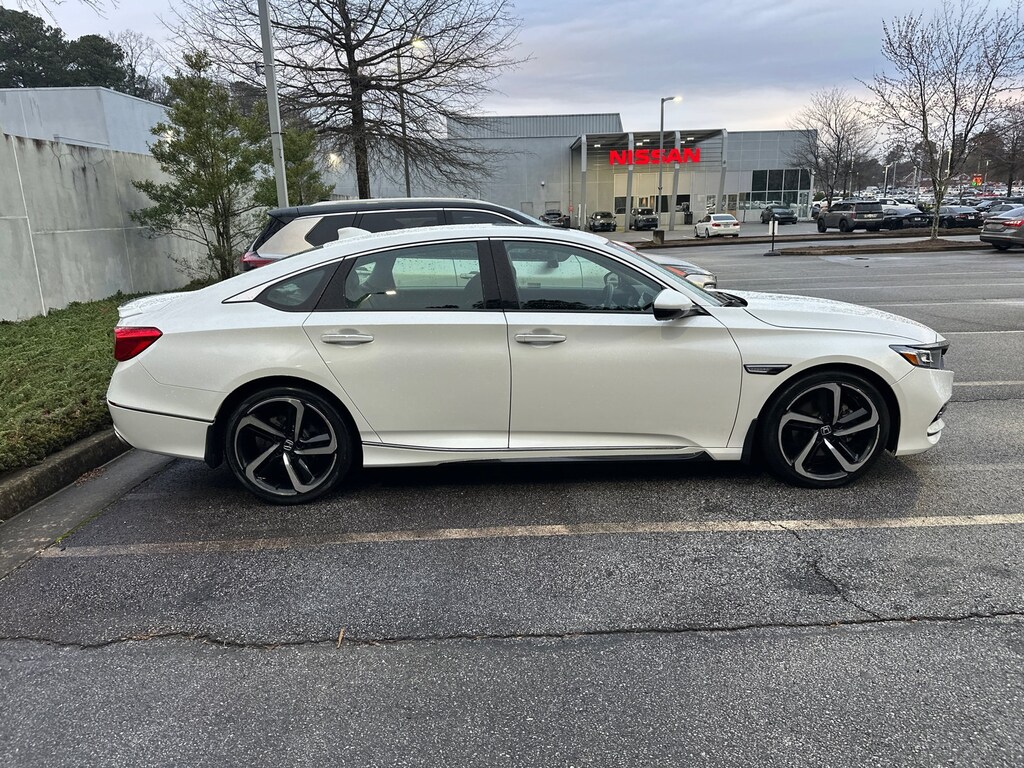 Used 2018 Honda Accord Touring 2.0T Sedan