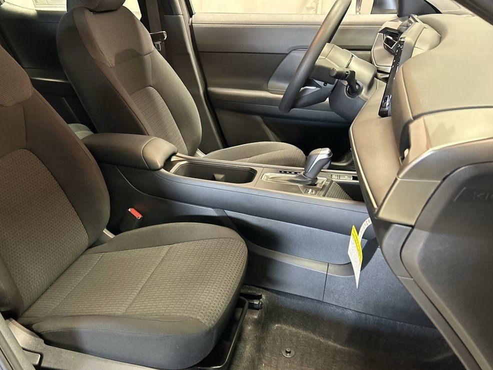 2025 Nissan Kicks S - Photo 10
