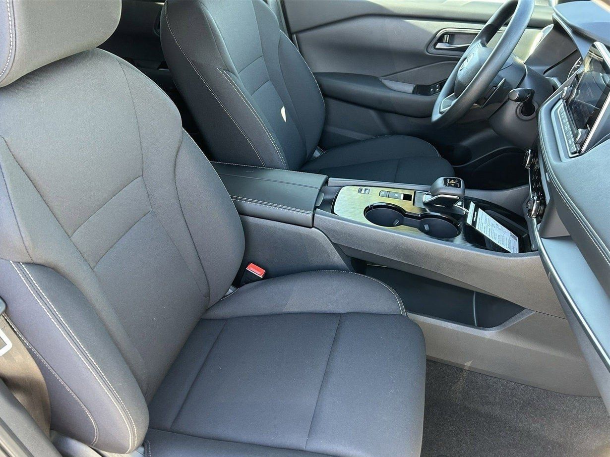 2026 Nissan Rogue S - Photo 13