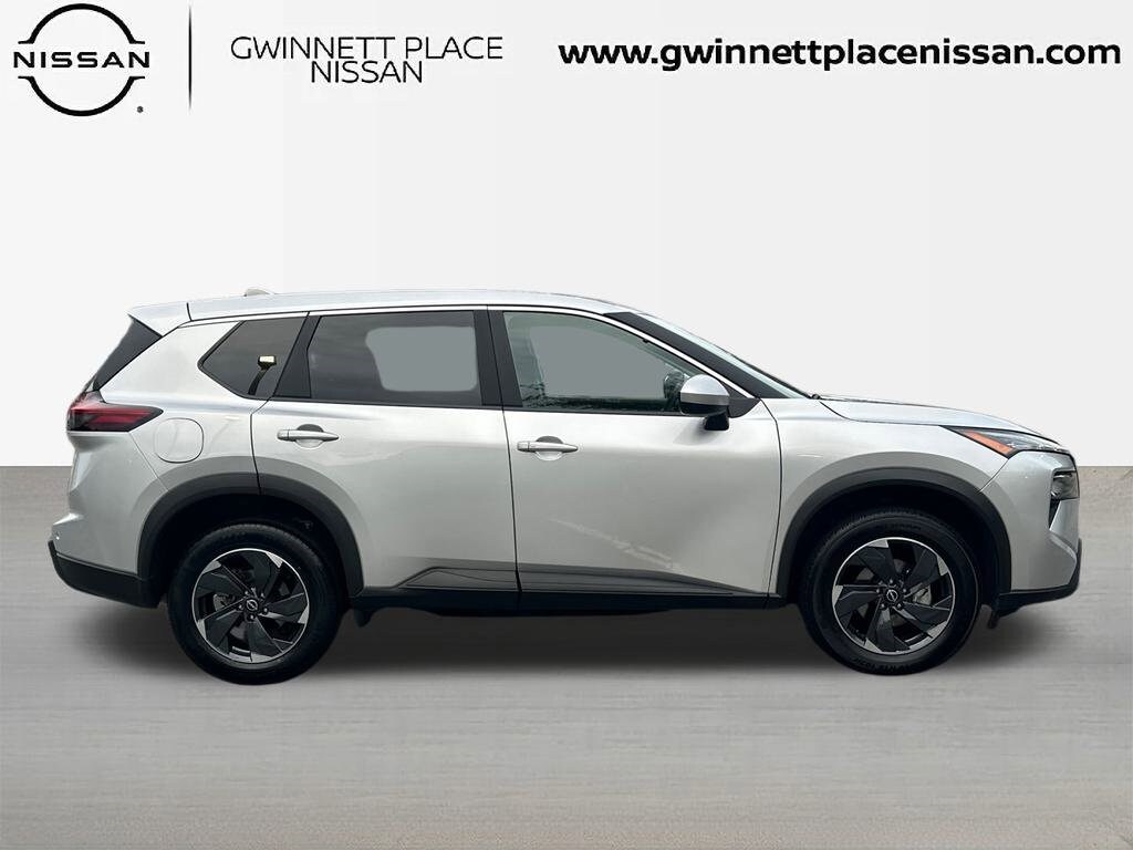 2025 Nissan Rogue SV photo 4