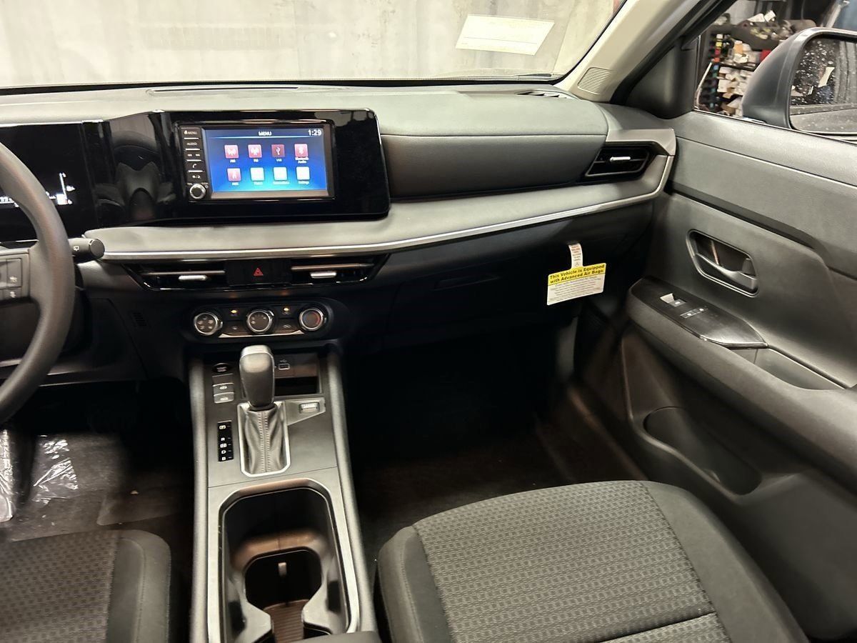 2025 Nissan Kicks S - Photo 16