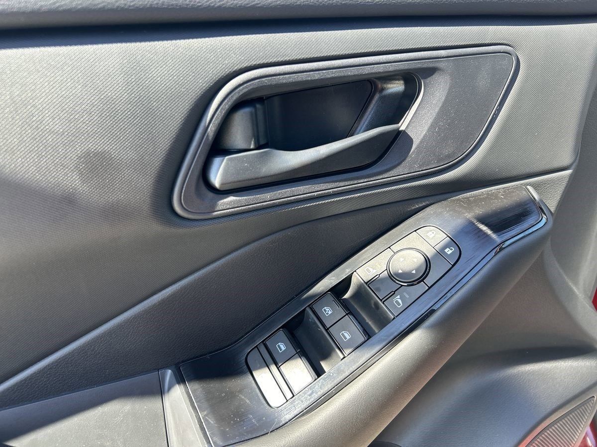 2025 Nissan Rogue S - Photo 19