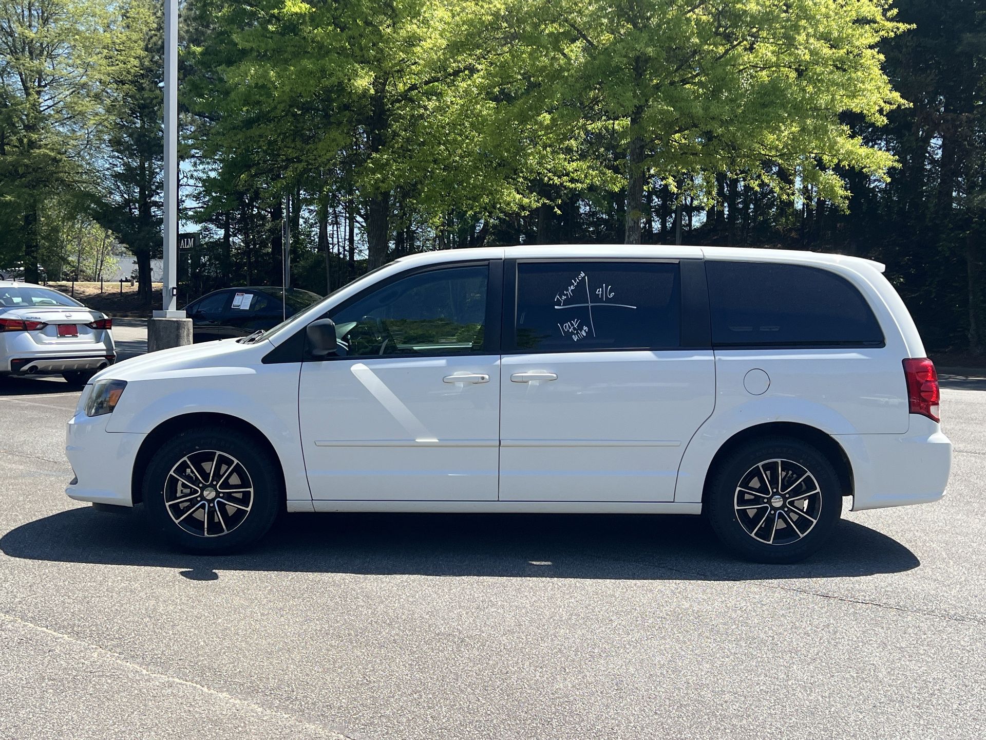 Used 2015 Dodge Grand Caravan SE with VIN 2C4RDGBG8FR570163 for sale in Duluth, GA