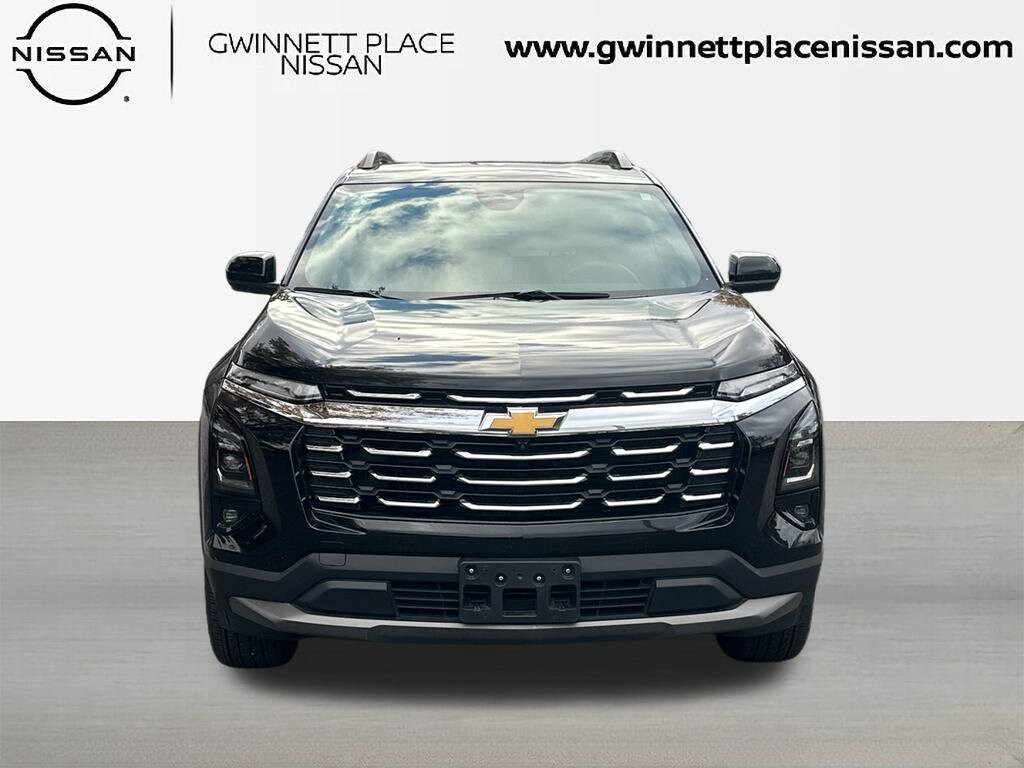 2025 Chevrolet Equinox LT photo 2