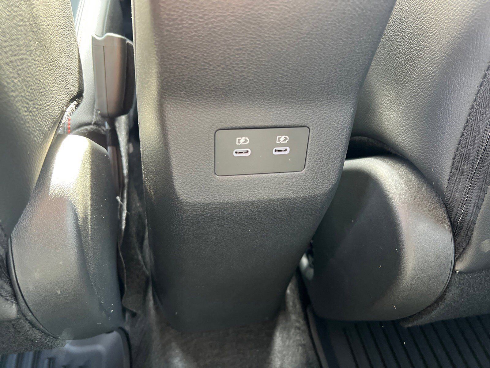 2026 Nissan KICKS SR - Photo 21