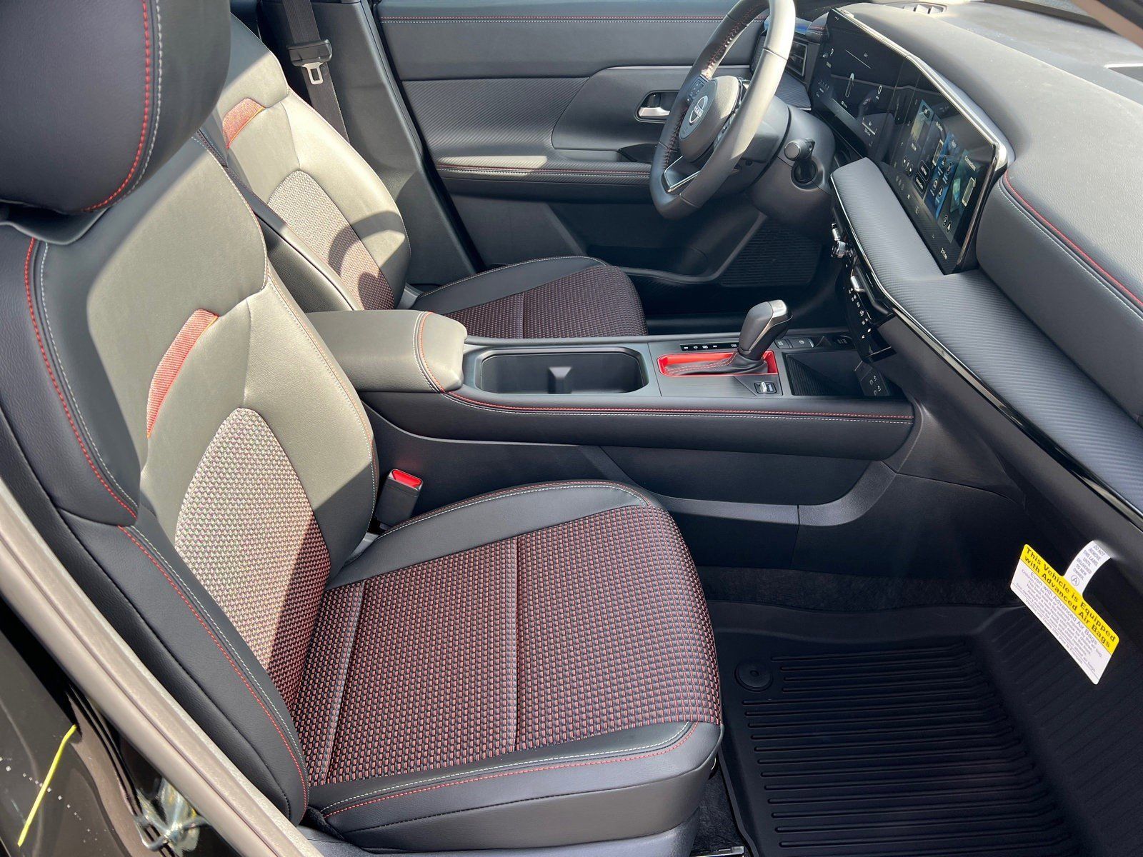2026 Nissan KICKS SR - Photo 13