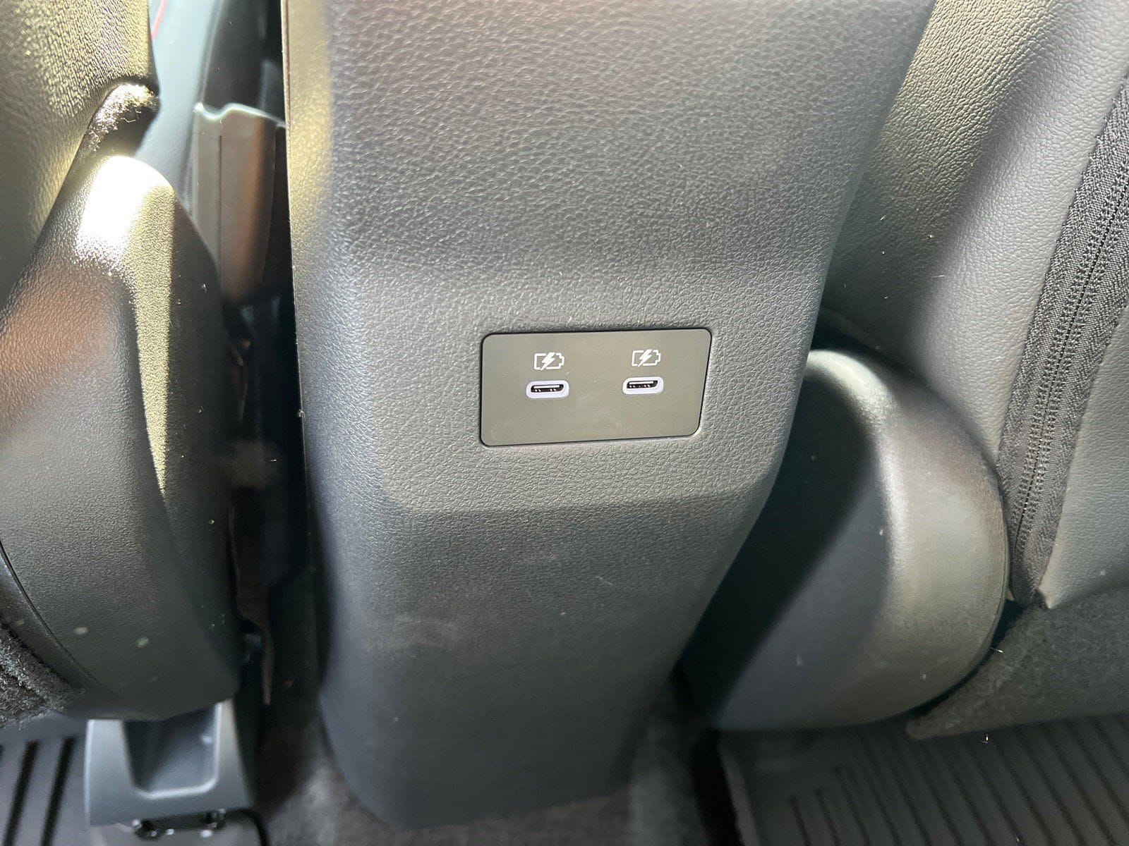 2026 Nissan KICKS SR - Photo 21