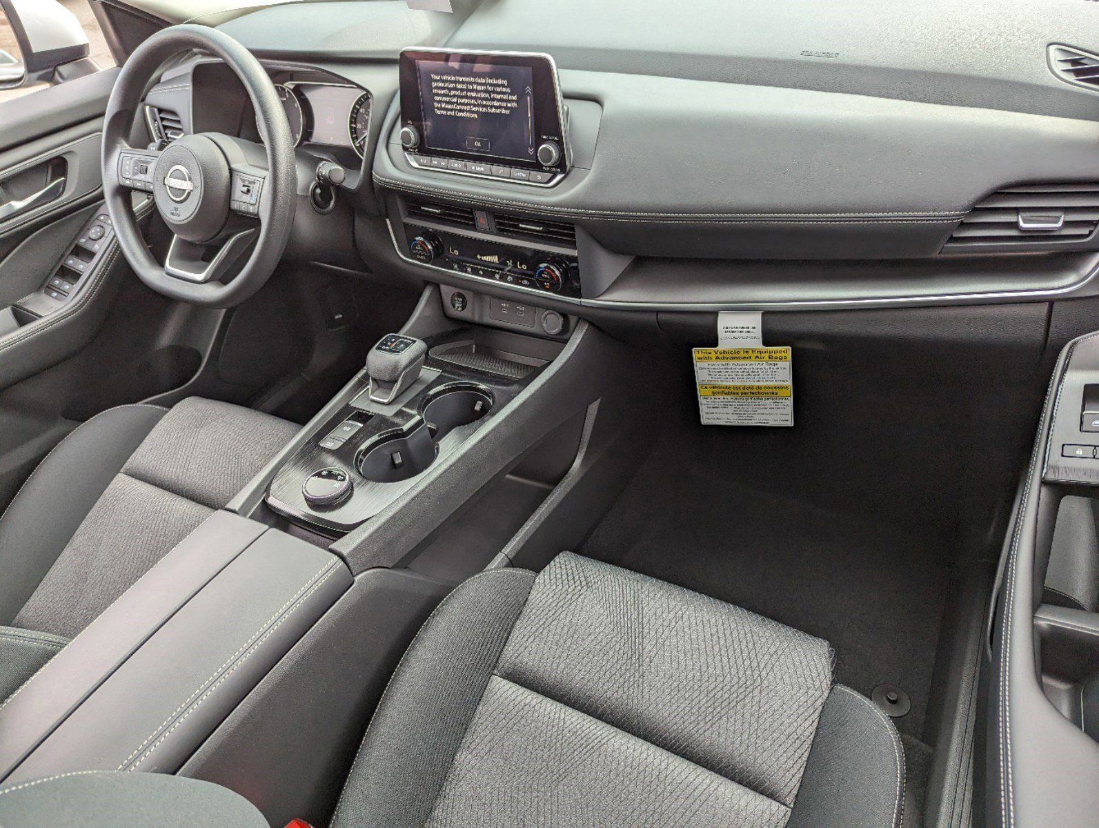 2025 Nissan Rogue SV - Photo 28