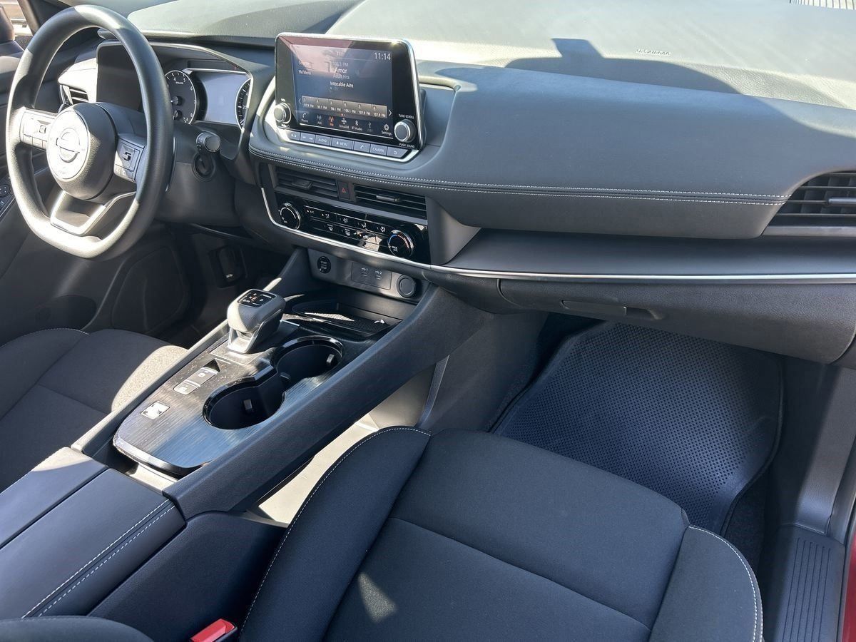 2025 Nissan Rogue S - Photo 12