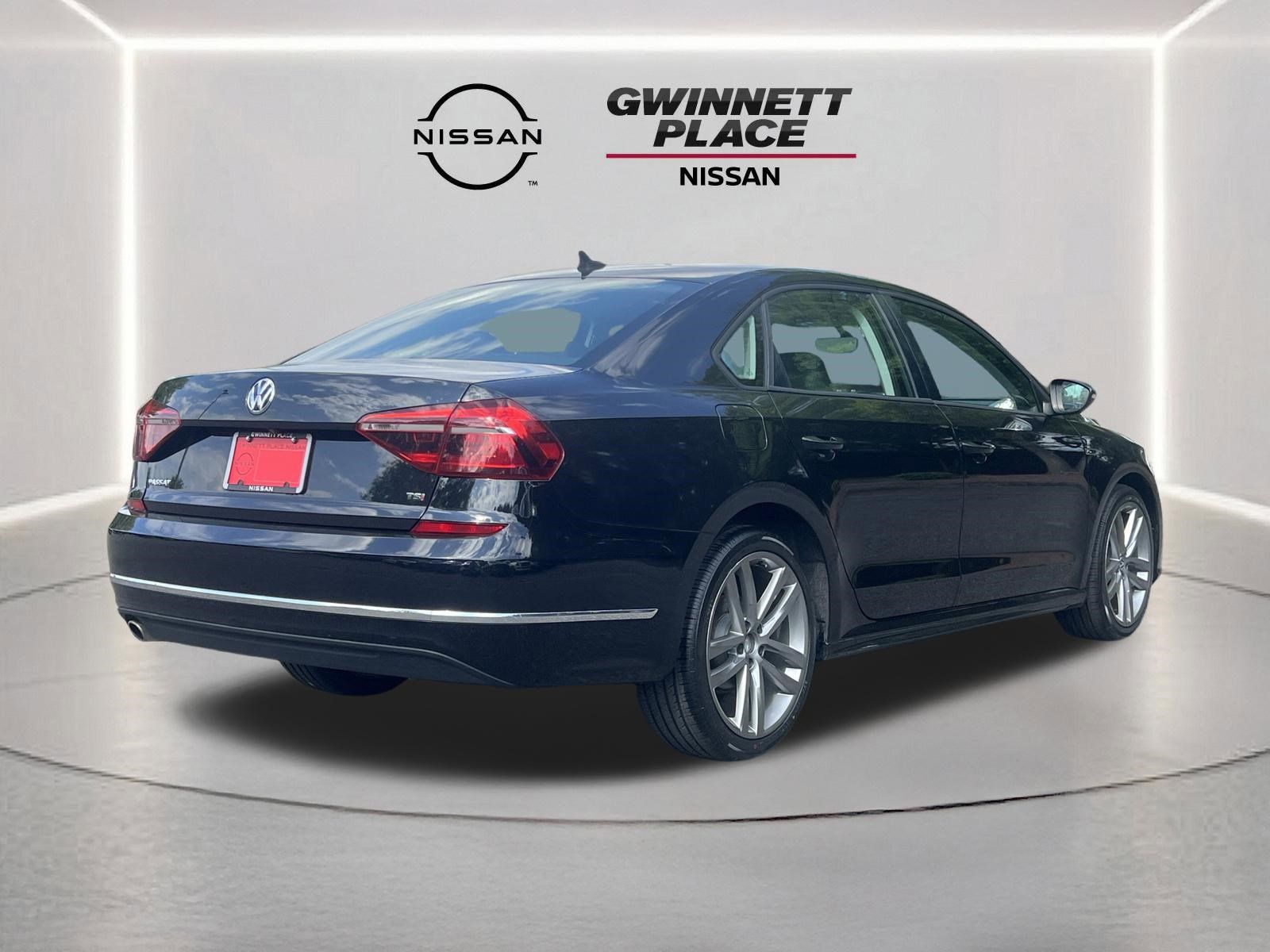 2018 Volkswagen Passat R-Line - Photo 24
