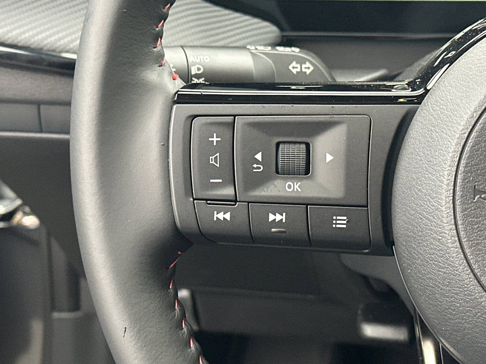 2026 Nissan KICKS SR - Photo 24