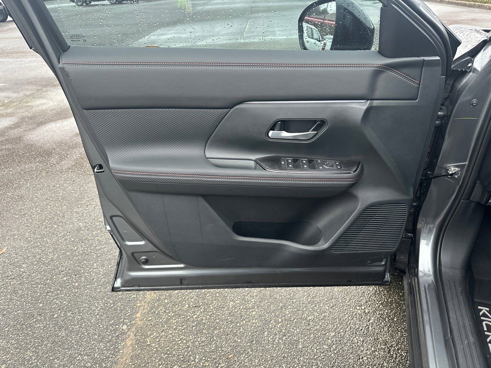 2026 Nissan KICKS SR - Photo 10