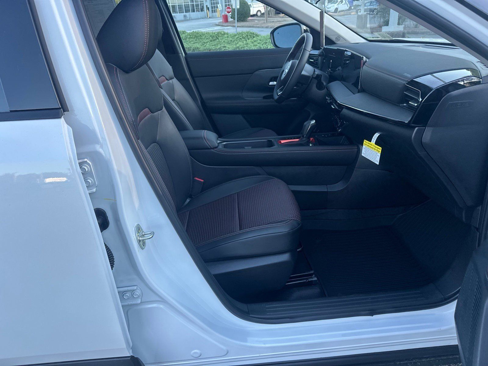 2026 Nissan KICKS SR - Photo 13