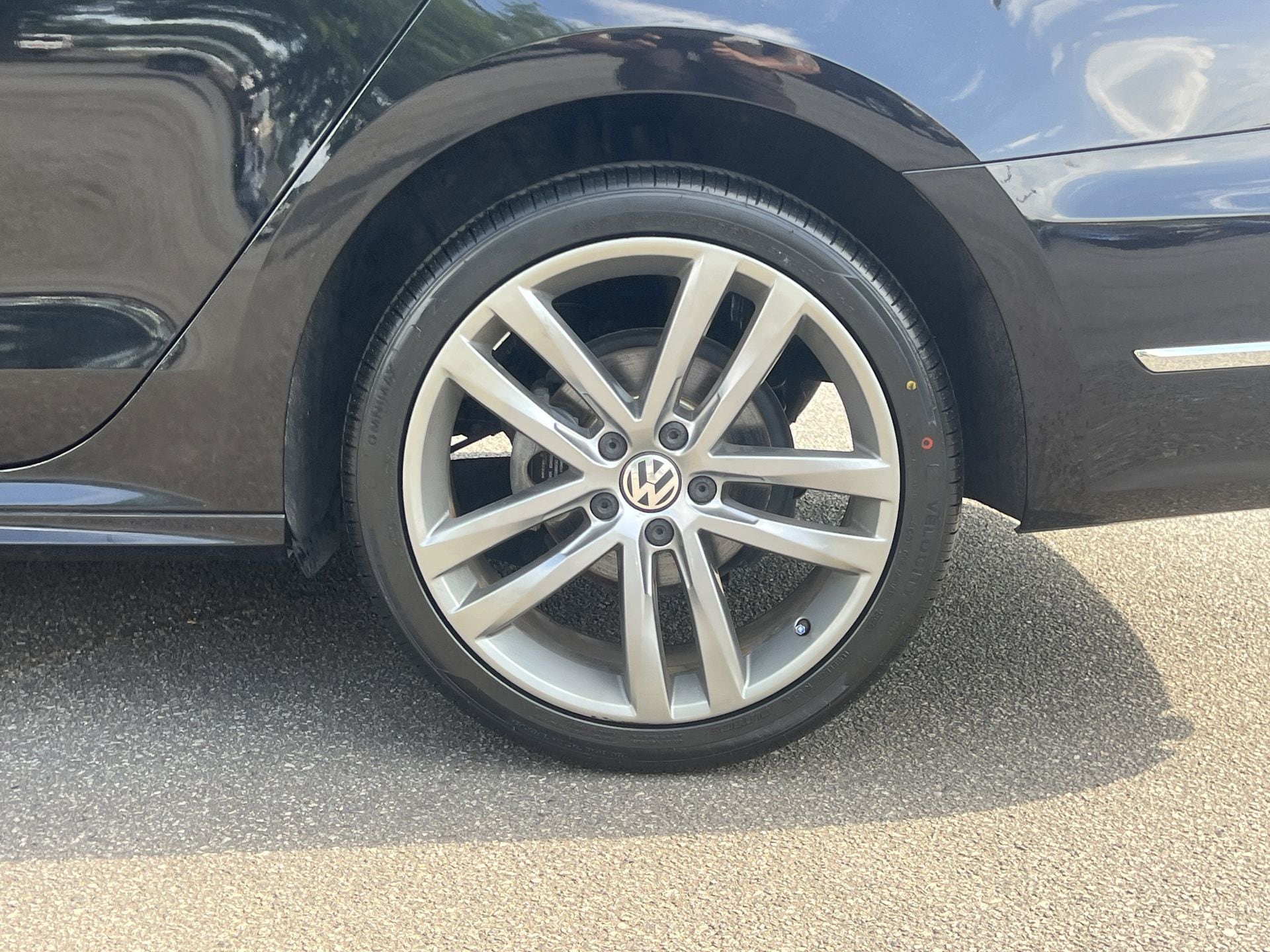 2018 Volkswagen Passat R-Line - Photo 30