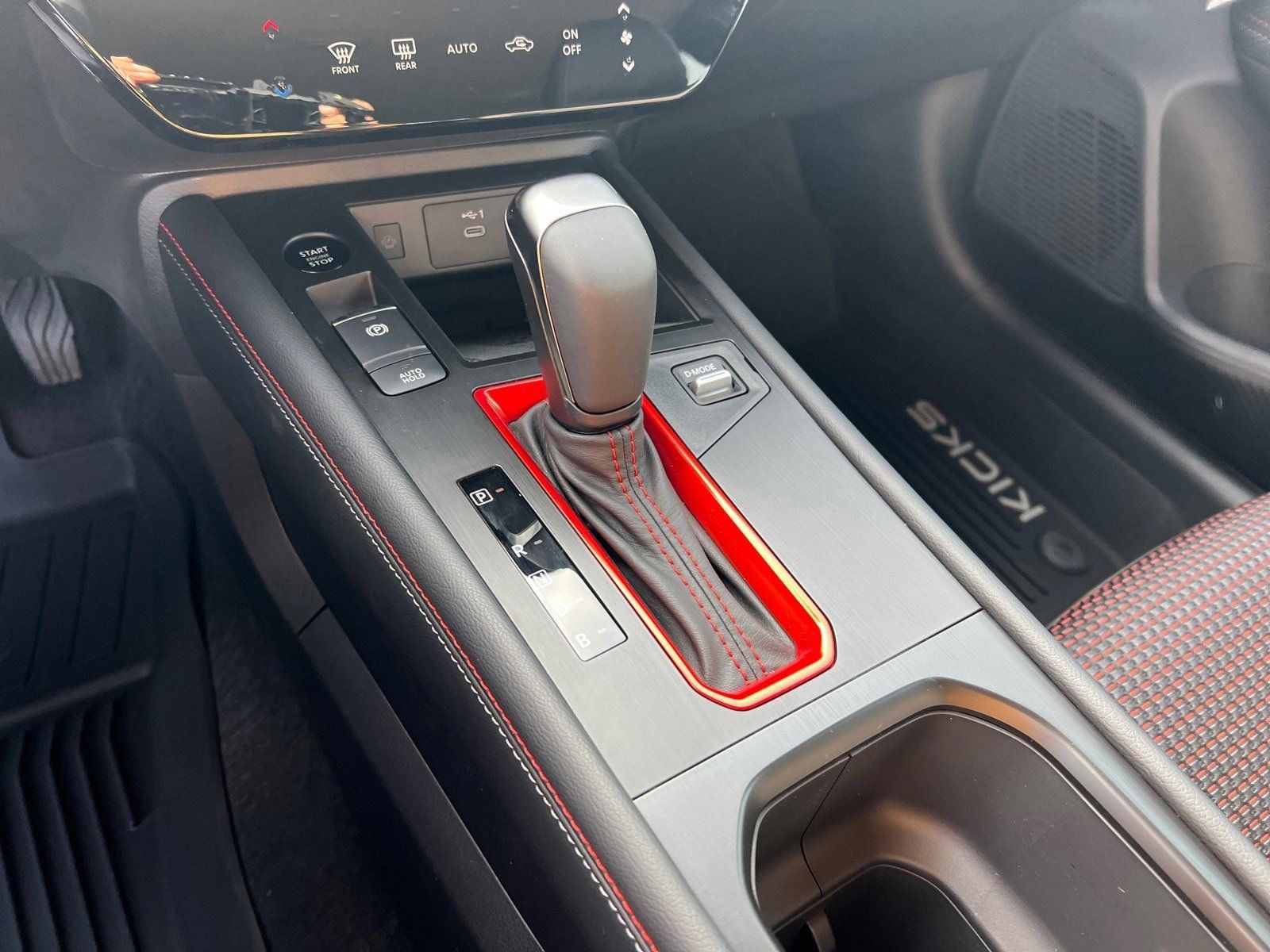 2026 Nissan KICKS SR - Photo 27