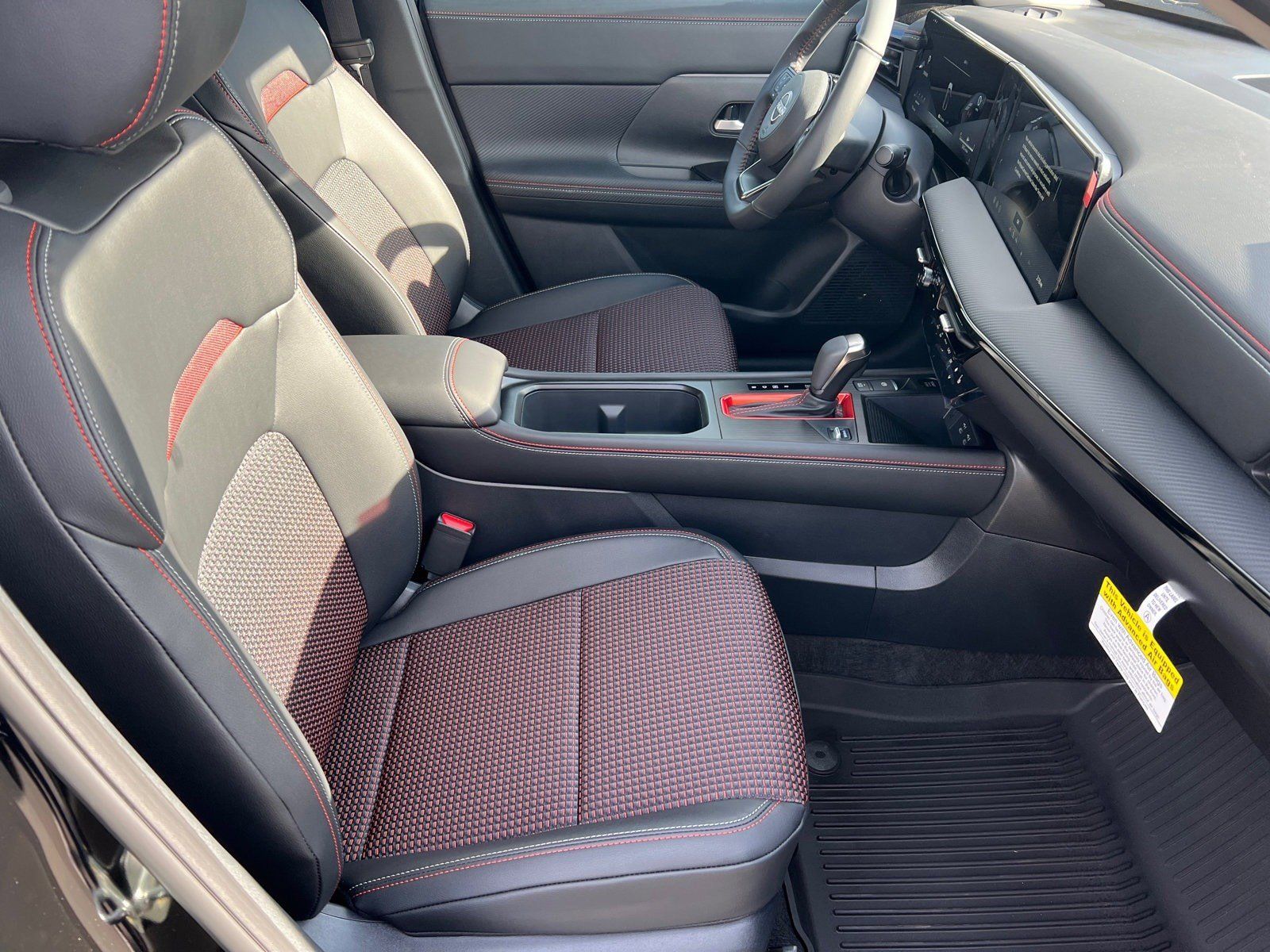 2026 Nissan KICKS SR - Photo 13