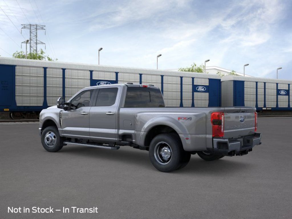 New 2026 Ford F-350 LARIAT Truck Crew Cab