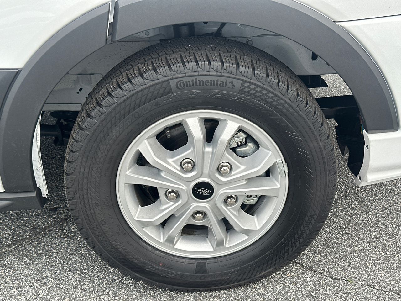 2025 Ford Transit Passenger Van XLT - Photo 13