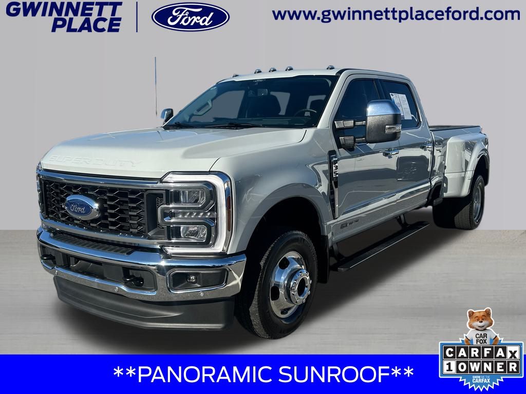2025 Ford F-350 Super Duty Lariat's photo